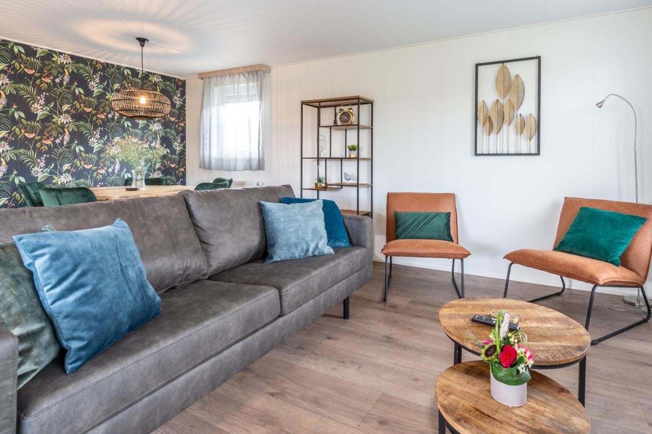 Luxe 5-Persoons Chalet Op Familiecamping Baarland Dış mekan fotoğraf